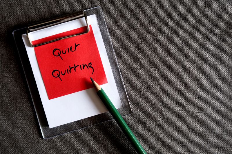 Quitting Time Quiet Quitting - Blog searchandtrain