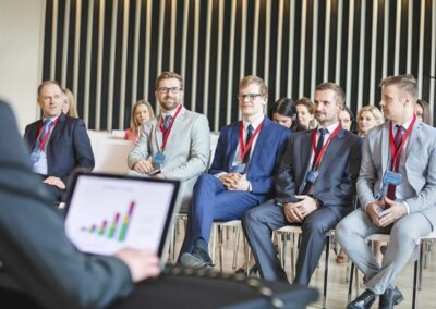 „Optimale Finanz- und Liquiditätsplanung im Mittelstand“ Unsere BWL`ler stehen Ihrer kaufmännischen Leitung im Workshop für Ihre Planung / Jahresplanung zur Verfügung